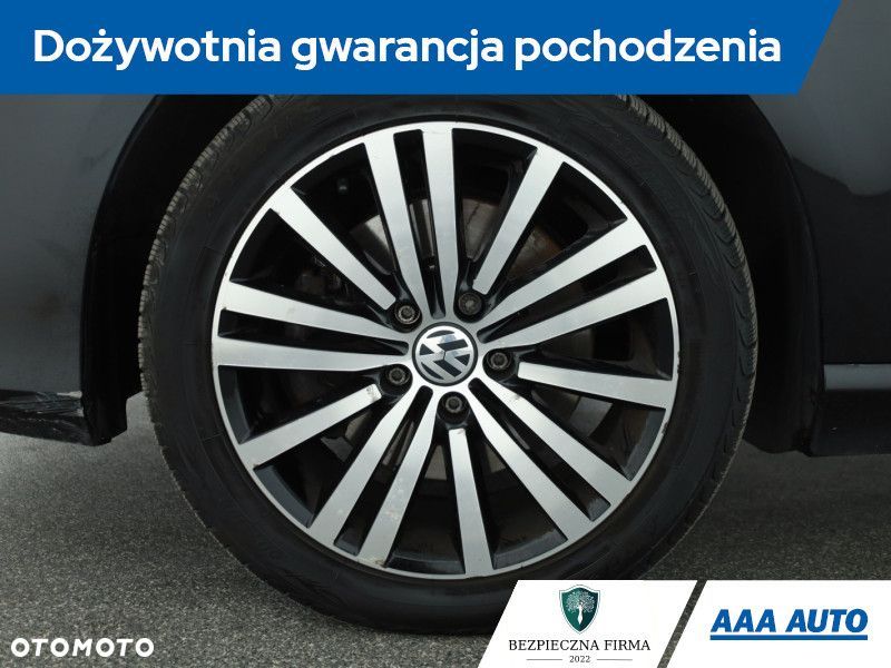 Volkswagen Passat - 21