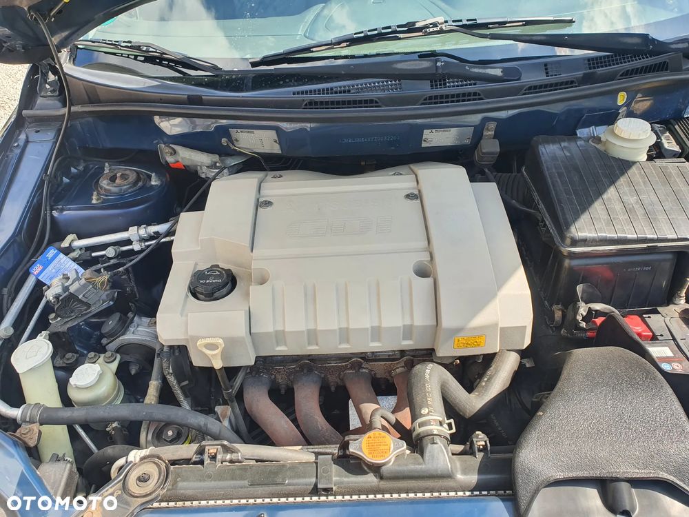 Mitsubishi Space Wagon 2.4 GDI Family - 13