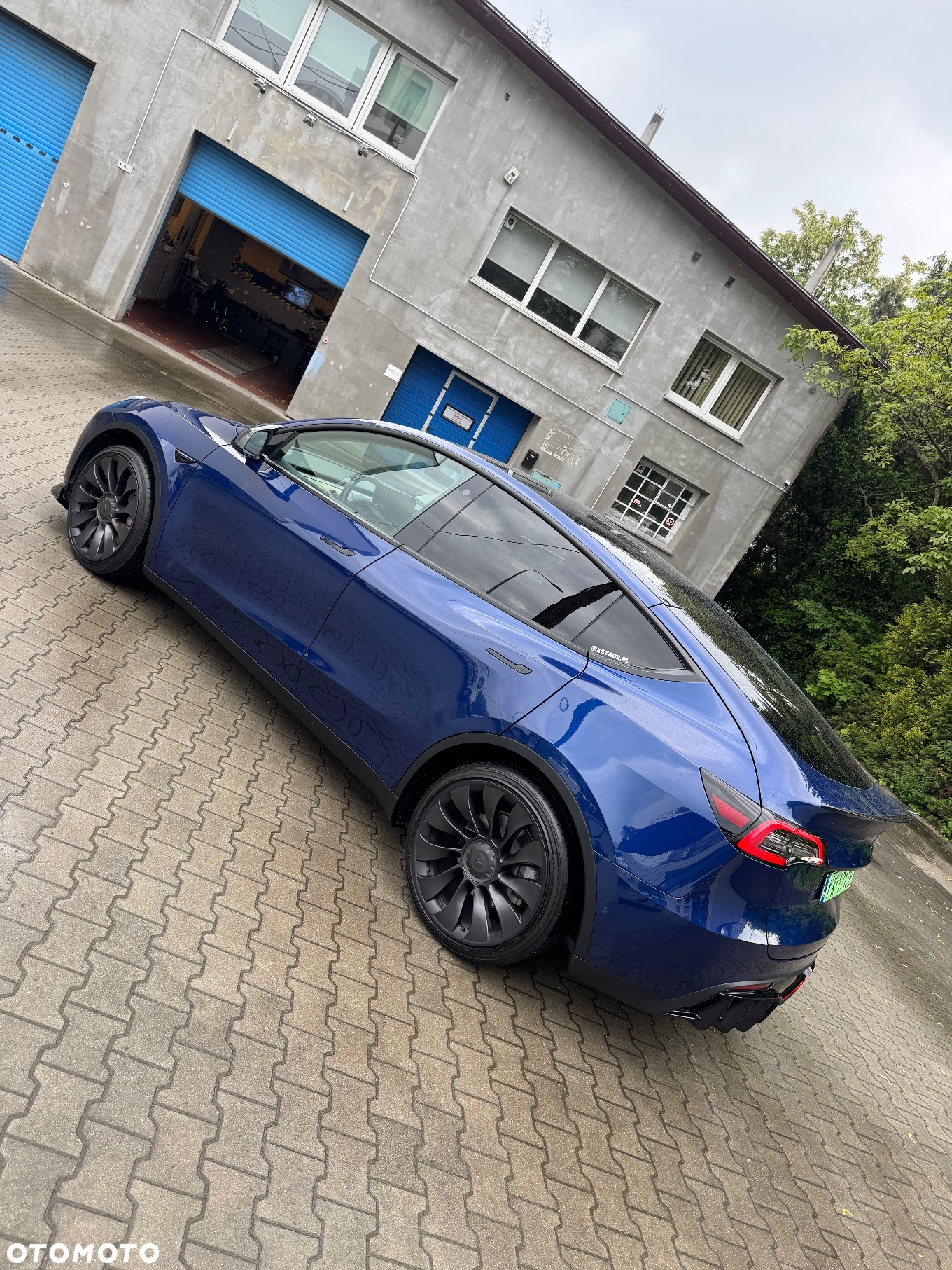 Tesla Y - 15