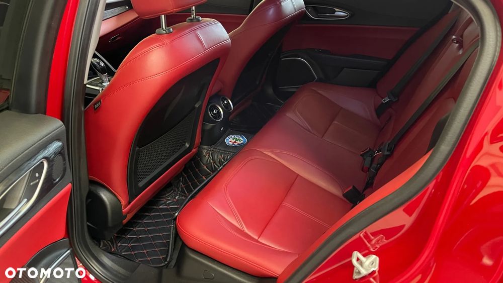 Alfa Romeo Giulia - 11