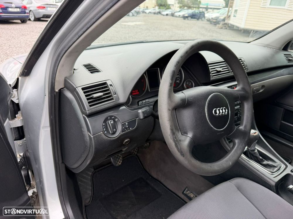 Audi A4 Avant 1.9 TDI m5 Sport - 25