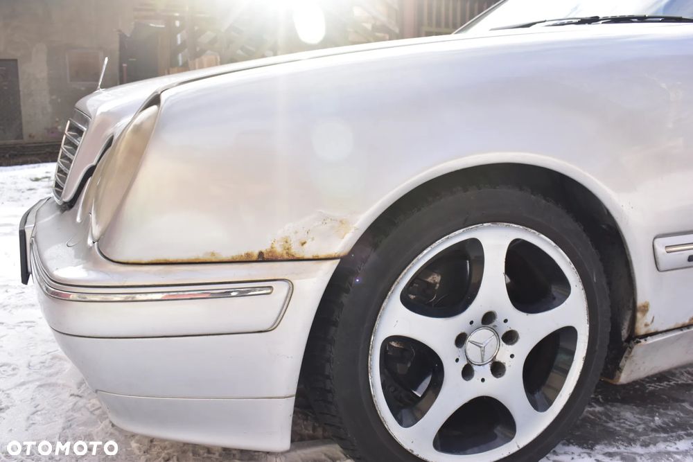 Mercedes-Benz Klasa E - 24