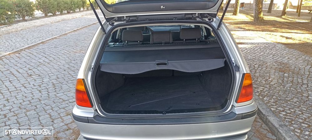 BMW 318 d Touring - 12