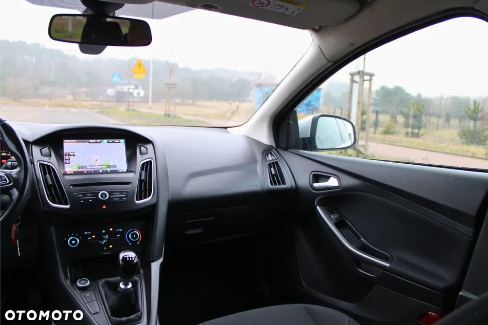 Ford Focus 1.6 TDCi DPF Ambiente - 26
