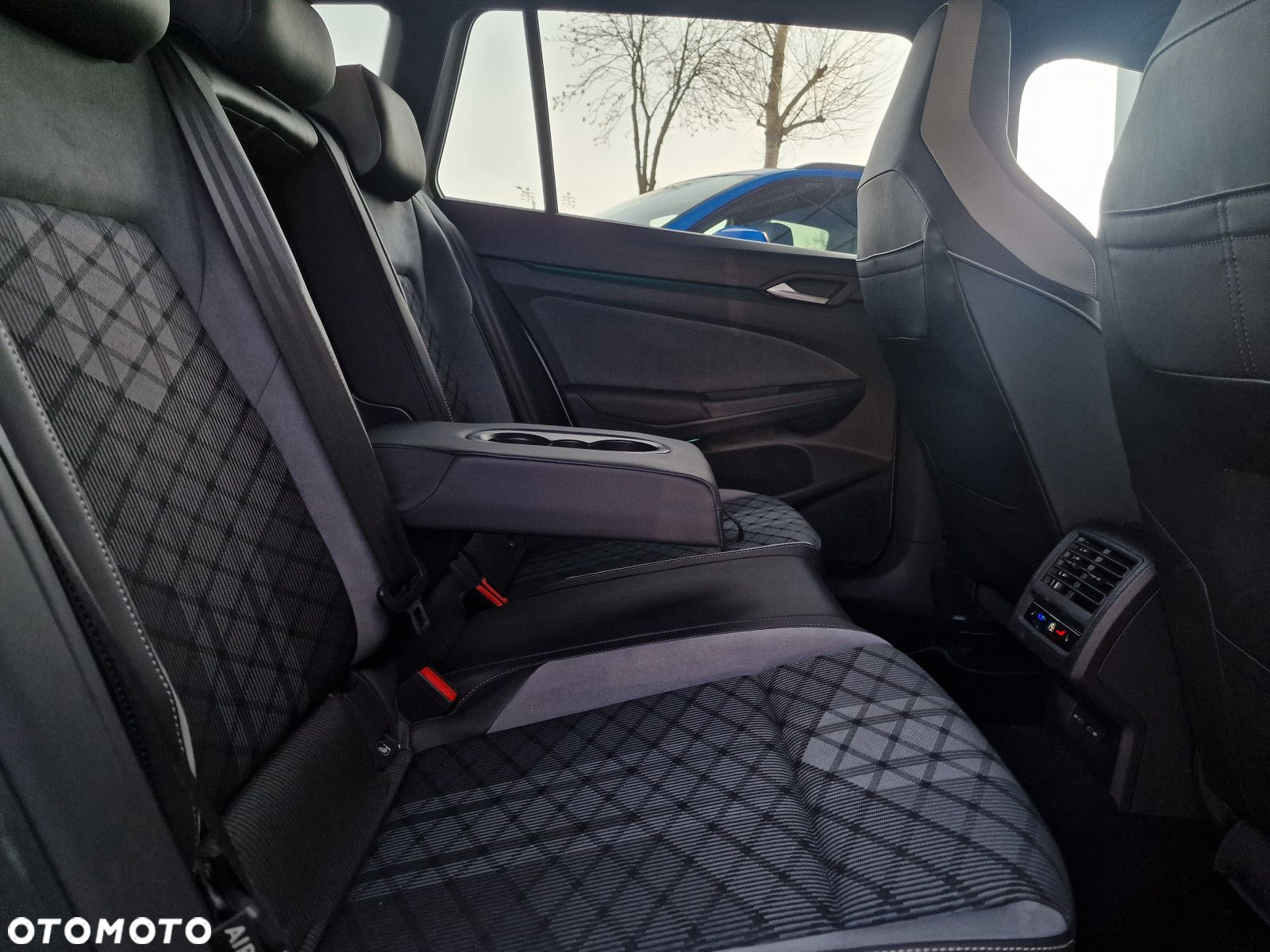 Volkswagen Golf VIII 2.0 TSI Style DSG - 15