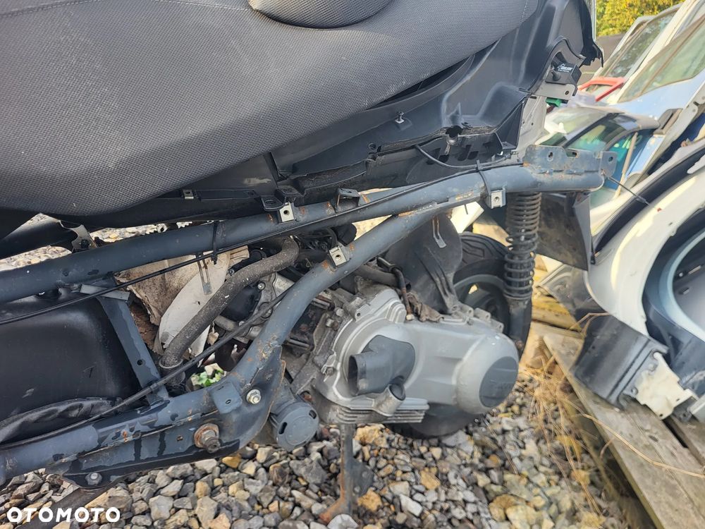 EU Piaggio MP3 125 250 500 06- Owiewka Szyba Koło Osłona Lagi Tłumik Kanapa Części - 3