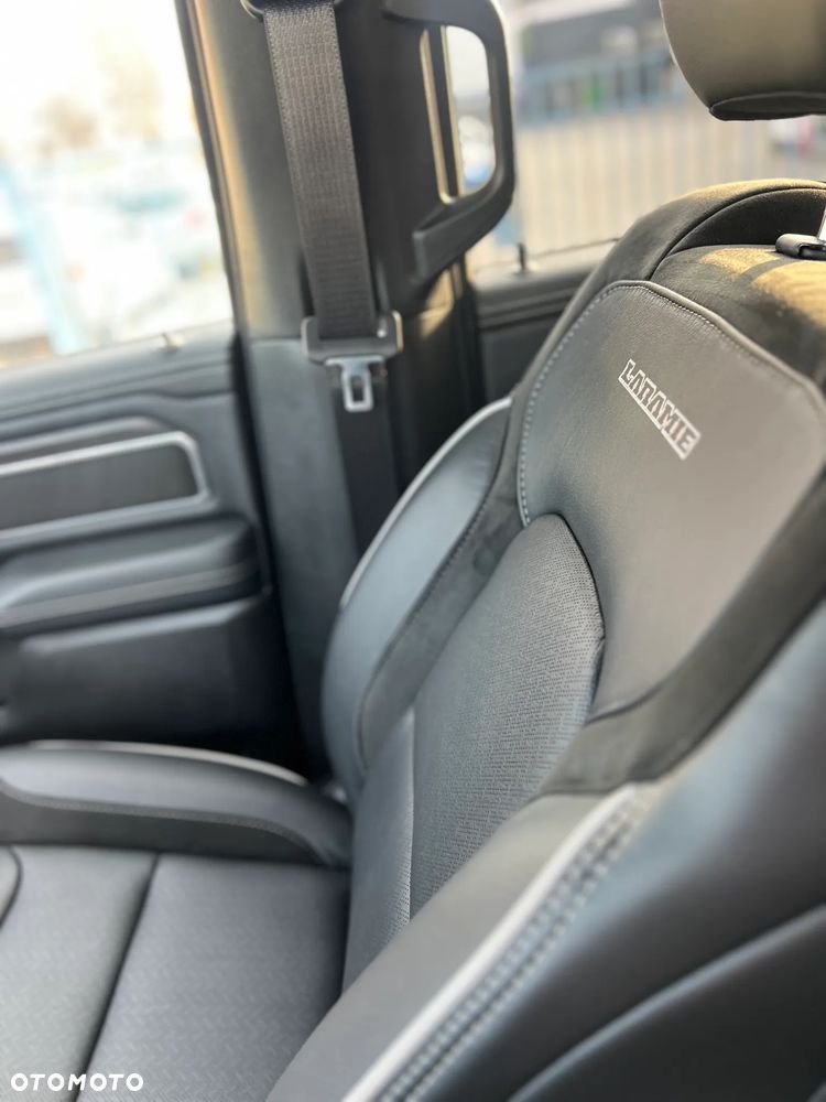 RAM 1500 Laramie Sport - 18