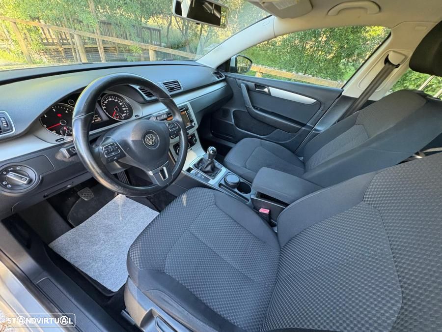 VW Passat 1.6 TDI Confortline - 17