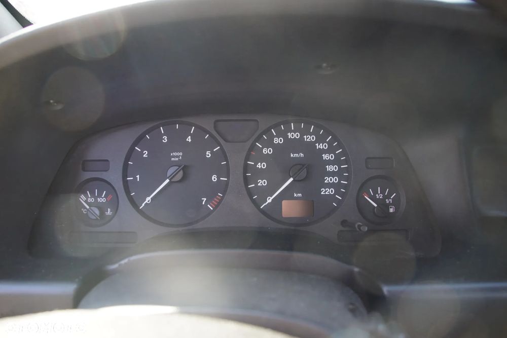 Auto na części - Opel Zafira A 1.8 16V 125 KM Z18XE F17 36U 2002R Silnik Skrzynia Drzwi Maska Zderzak Błotnik Klapa Klamka Lampa Lusterko Szyba Deska Kokpit Sterownik Moduł Czujnik Licznik Wyświetlacz Panel Kierownica - 11