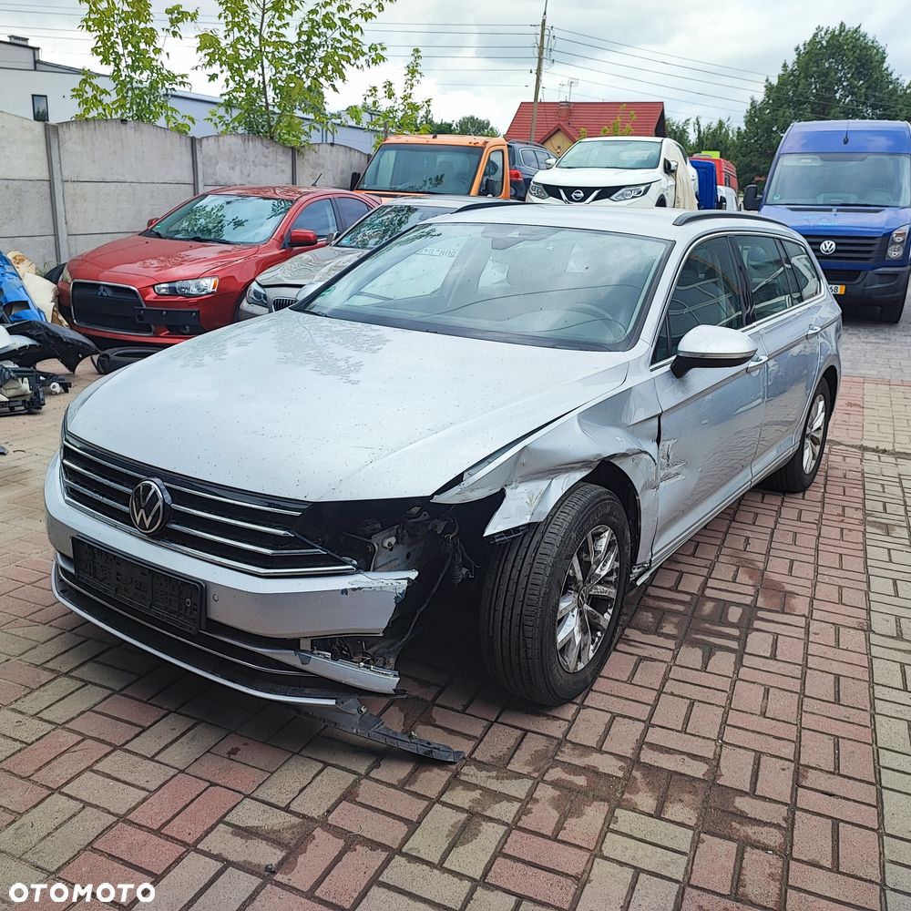 Volkswagen Passat 2.0 TDI SCR DSG - 1