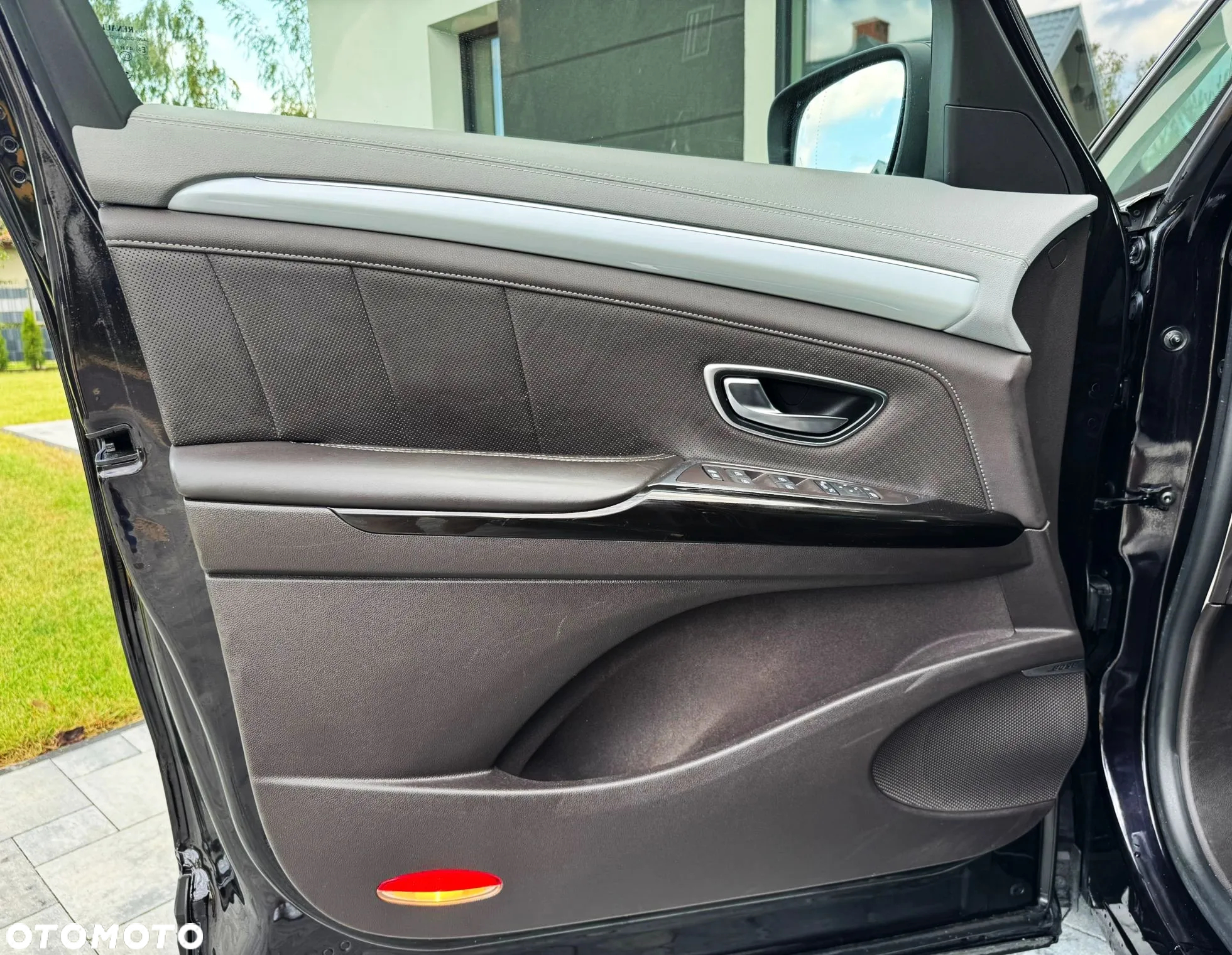 Renault Espace 1.6 dCi Energy Initiale Paris EDC 7os - 9