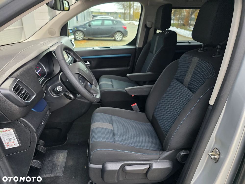 Peugeot Traveller L2 2.0 Allure - 17