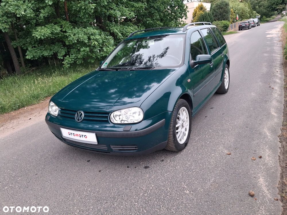 Volkswagen Golf - 1