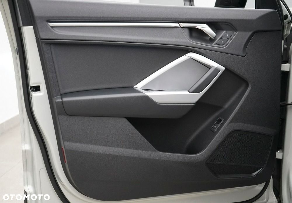Audi Q3 Sportback - 12