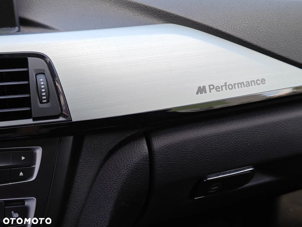 BMW Seria 3 328i Sport Line - 21