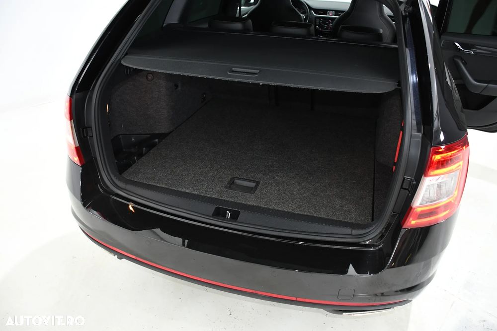 Skoda Octavia 2.0 TDI RS - 40