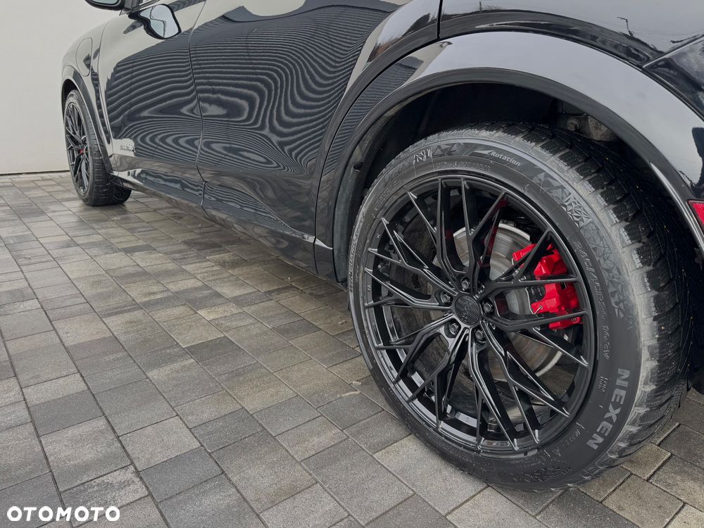 Ford Mustang Mach-E - 35