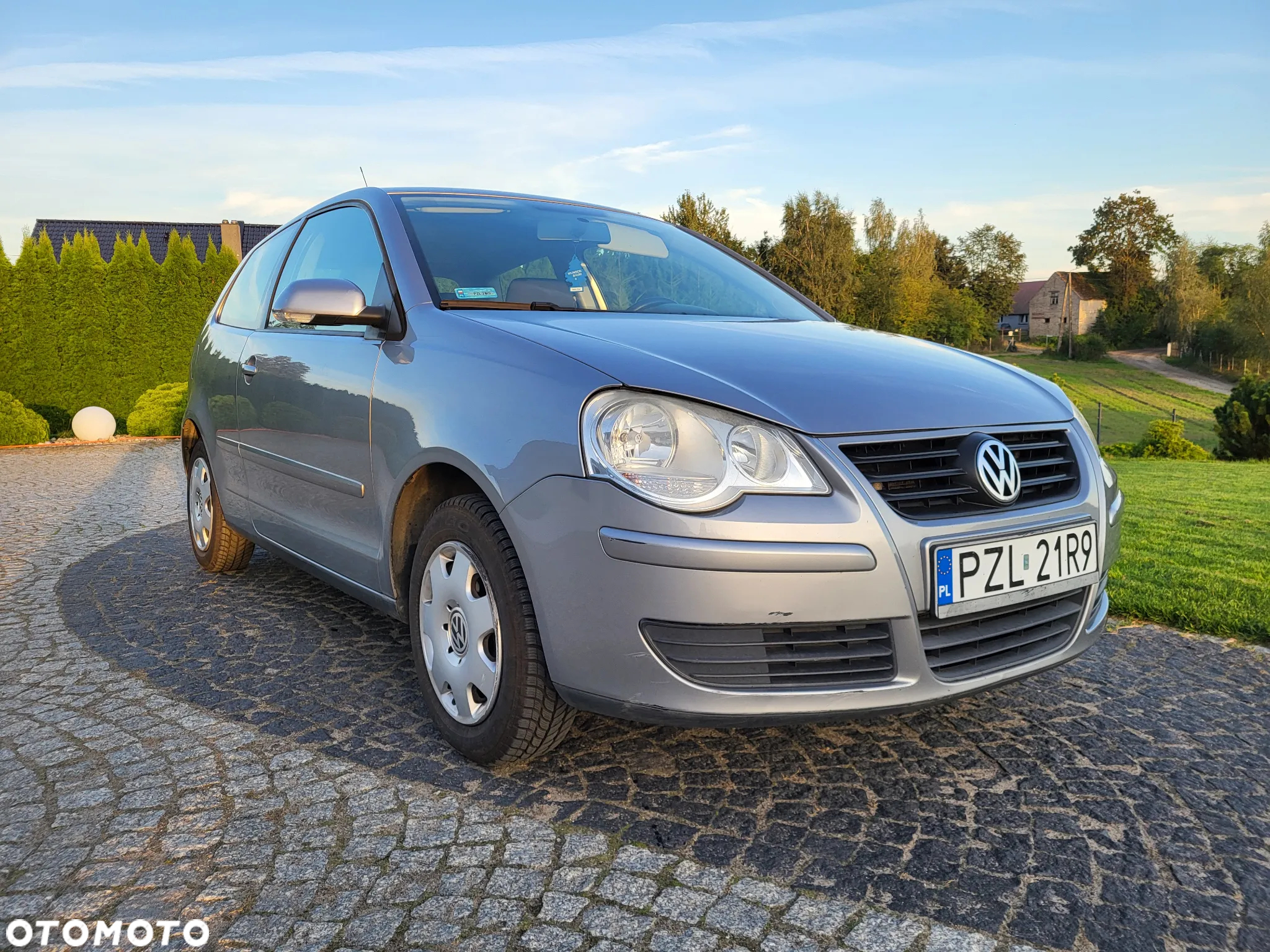 Volkswagen Polo - 2