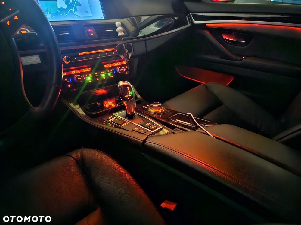 BMW Seria 5 528i xDrive Sport-Aut Luxury Line - 8