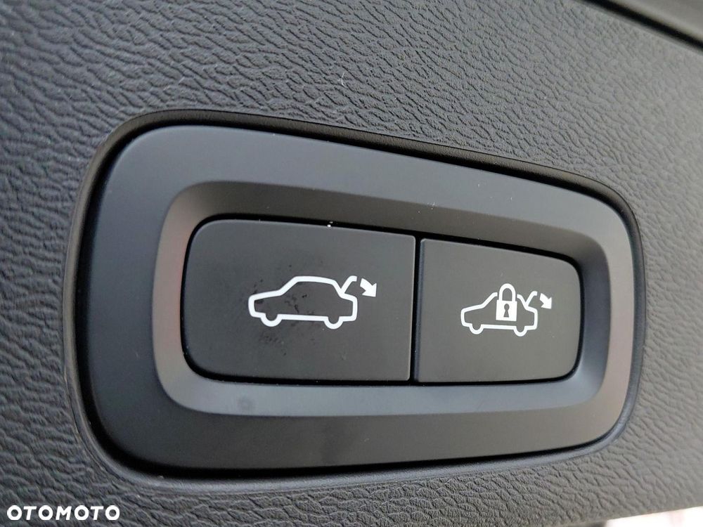 Volvo XC 60 - 30