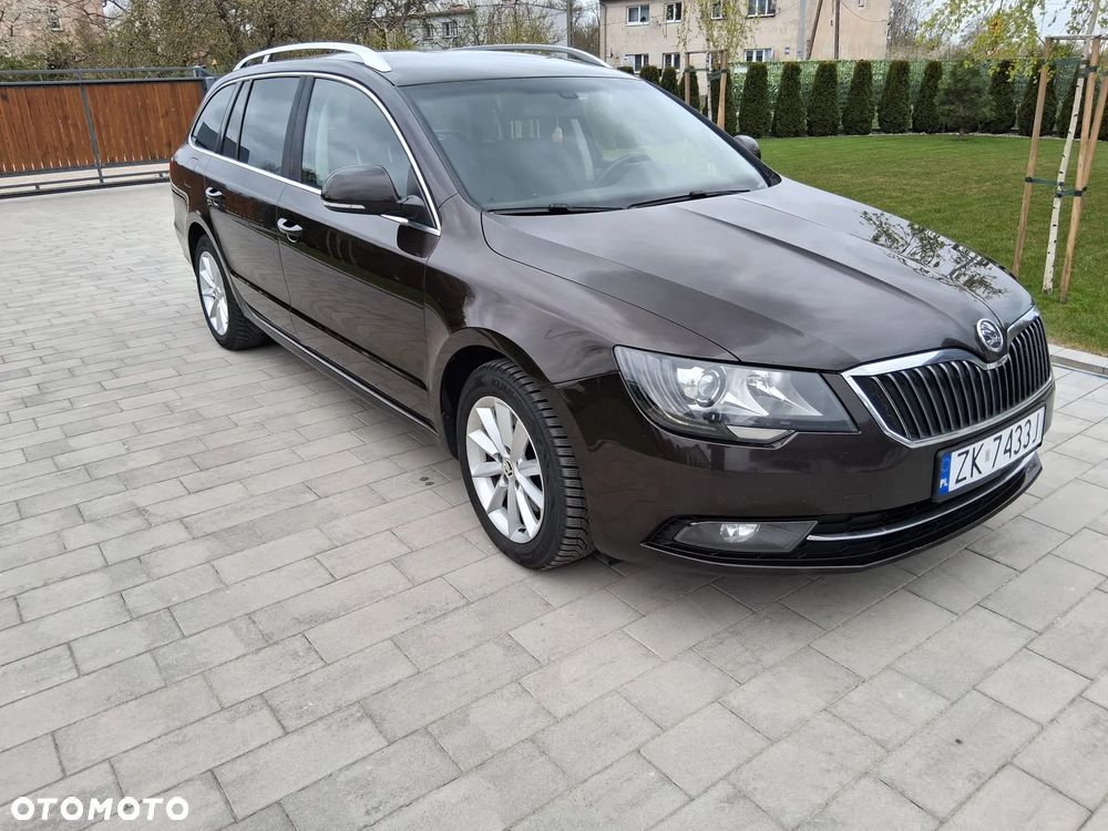 Skoda Superb 2.0 TDI DSG Elegance - 8