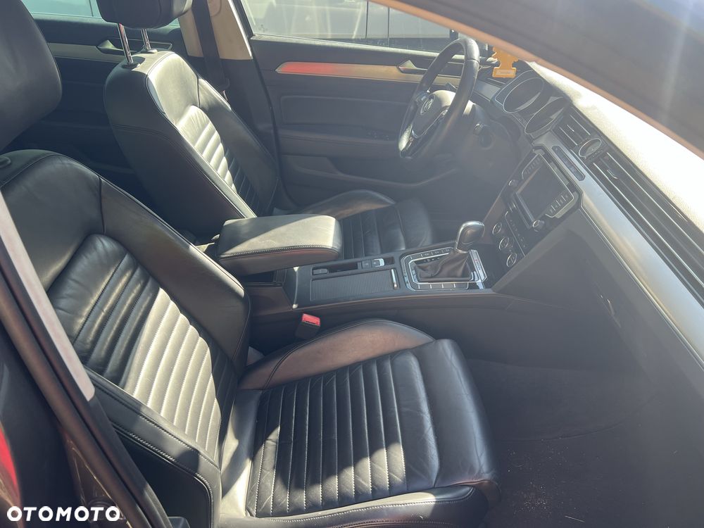 Volkswagen Passat - 8