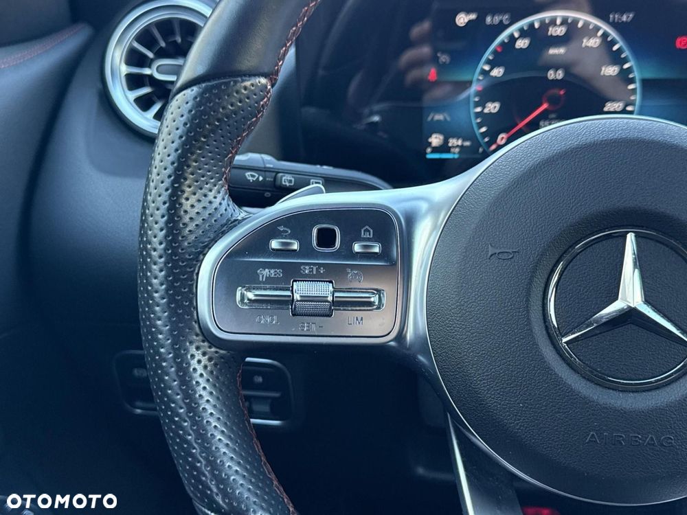 Mercedes-Benz GLA - 24