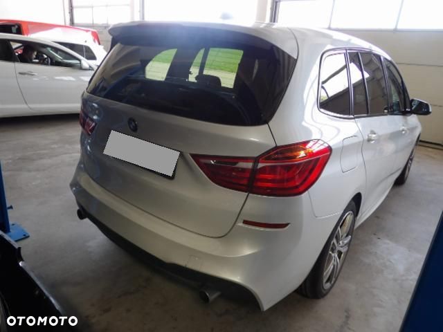 BMW Seria 2 220d - 1