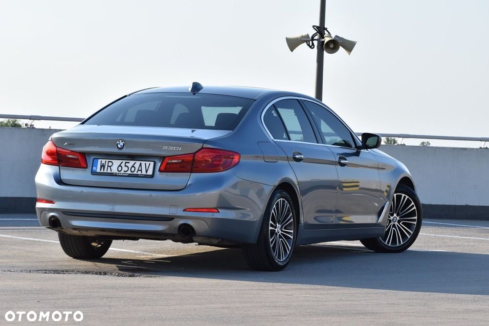 BMW Seria 5 530i xDrive Sport Line - 3