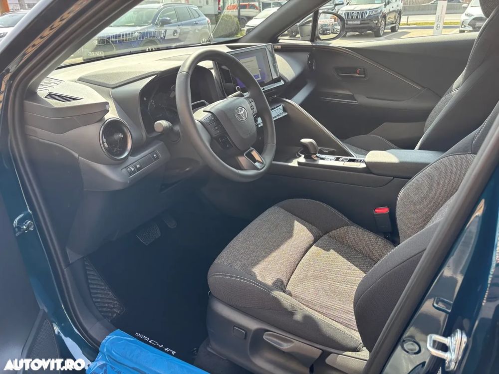 TOYOTA C-HR 2026 — imagine 12