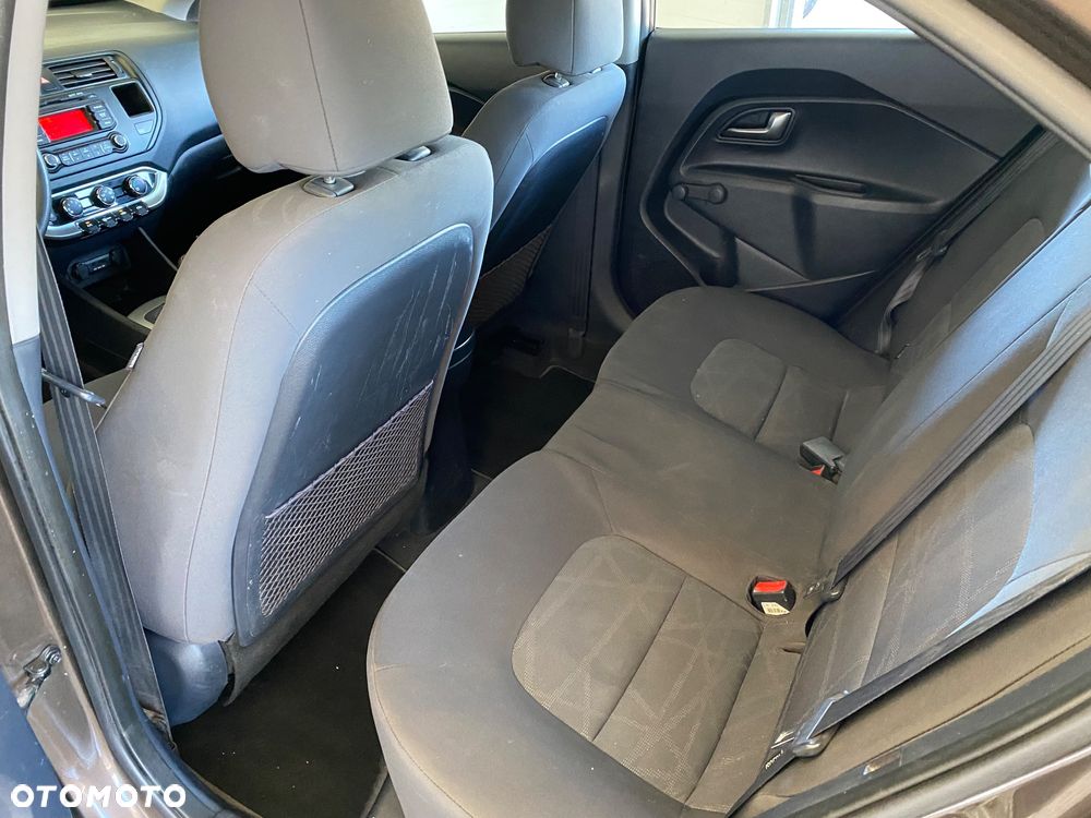 Kia Rio 1.2 M - 13