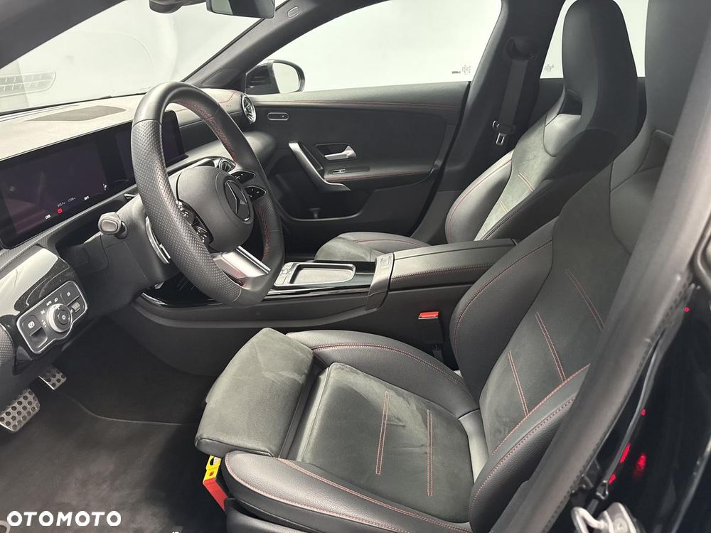 Mercedes-Benz CLA 200 AMG Line 7G-DCT - 13