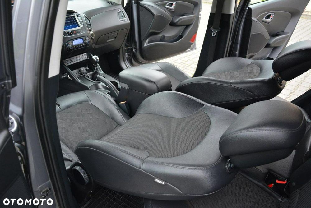 Hyundai ix35 1.7 CRDi 2WD Fifa World Cup Edition - 23