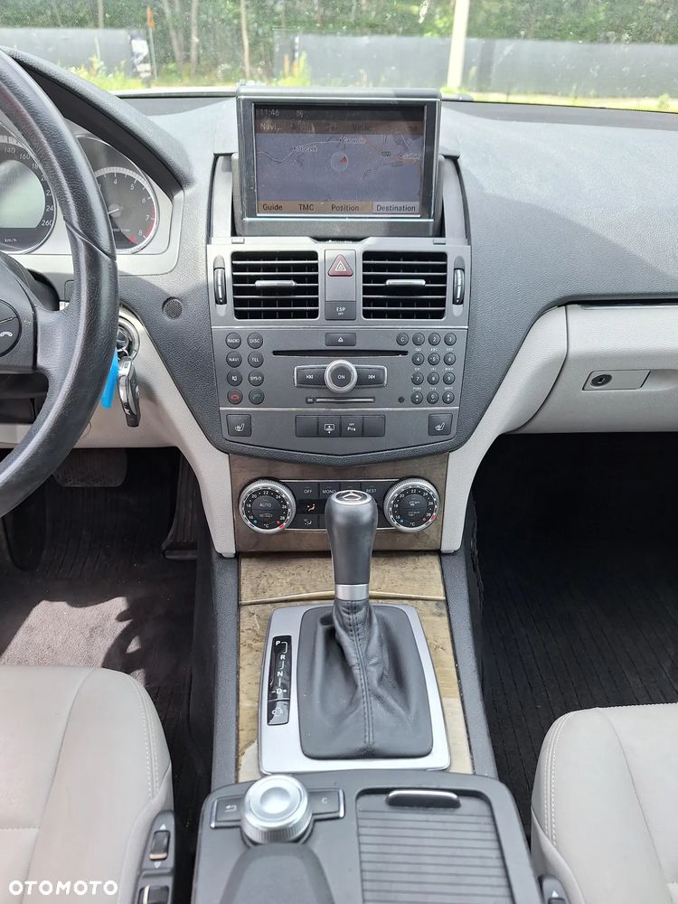 Mercedes-Benz Klasa C 250 CGI BlueEff Elegance - 9