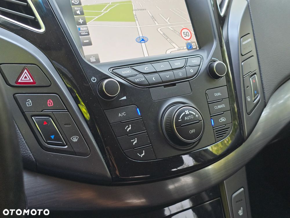 Hyundai i40 Kombi blue 1.6 Family+ - 35