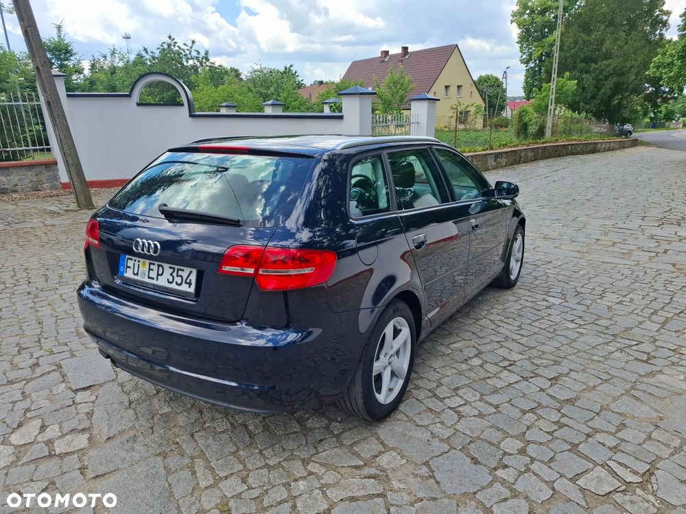 Audi A3 Sportback 1.6 TDI DPF Attraction - 5