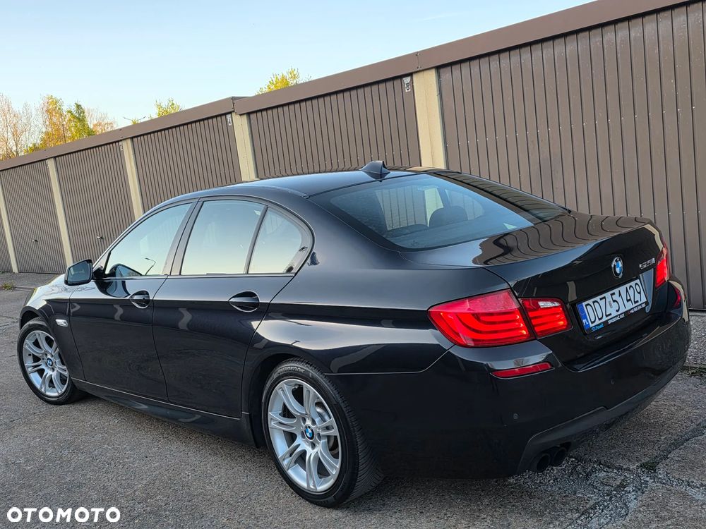 BMW Seria 5 523i Sport-Aut - 3