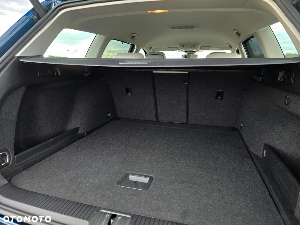 Volkswagen Passat Variant 2.0 TDI EVO Elegance DSG - 8