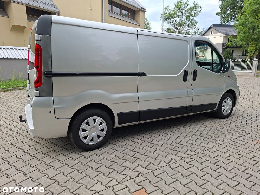 Opel Vivaro - 10