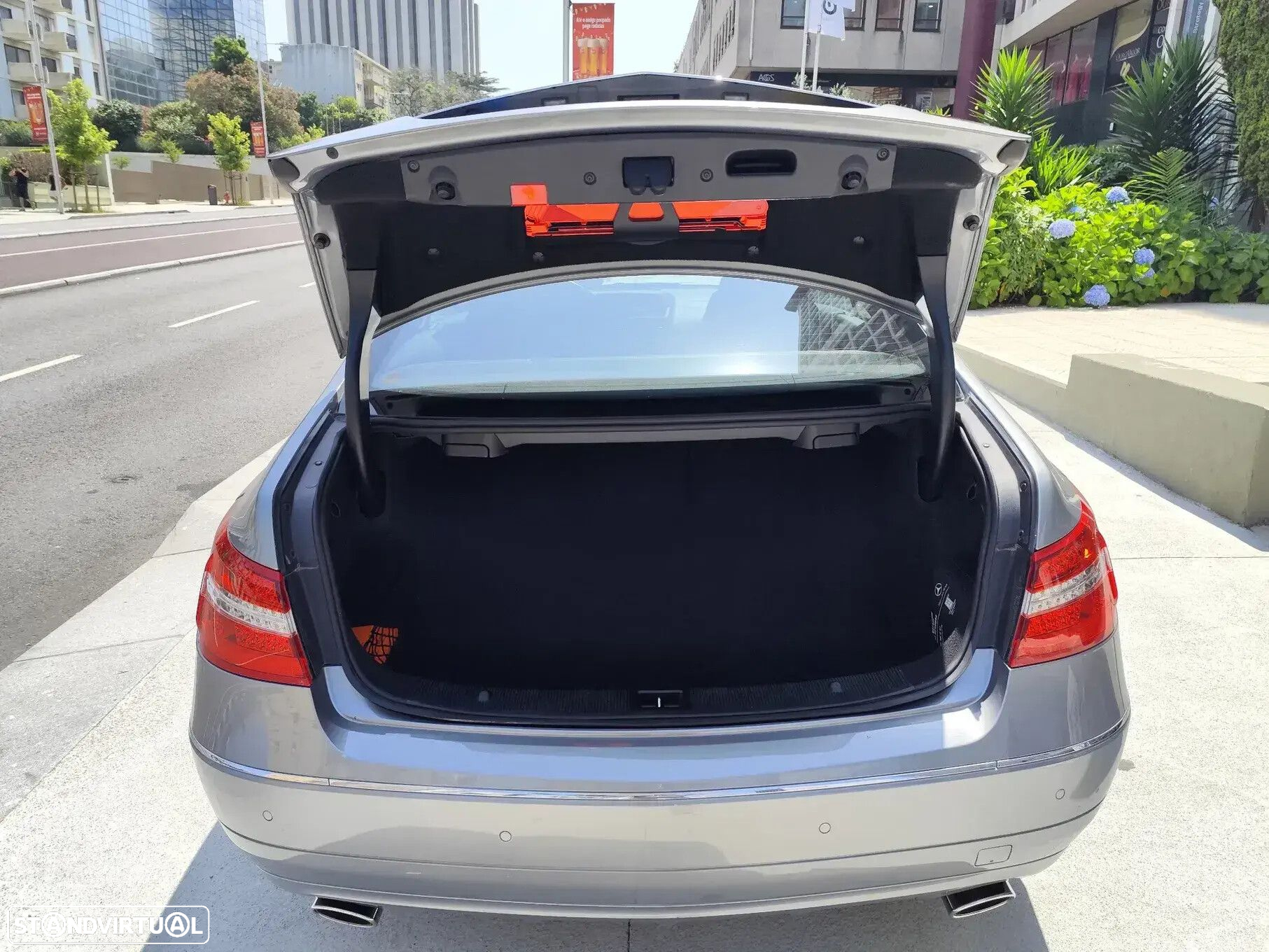 Mercedes-Benz E 350 CDi Avantgarde BlueEfficiency Auto - 11