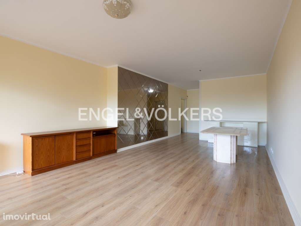 T4 nas Torres do Restelo com Garagem - Grande imagem: 3/28