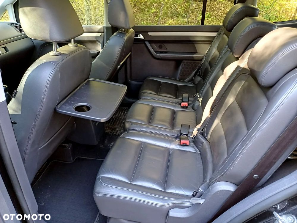 Volkswagen Touran 1.4 TSI STYLE - 14