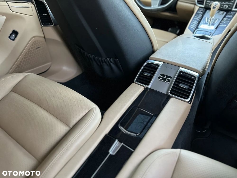 Porsche Panamera S PDK - 24
