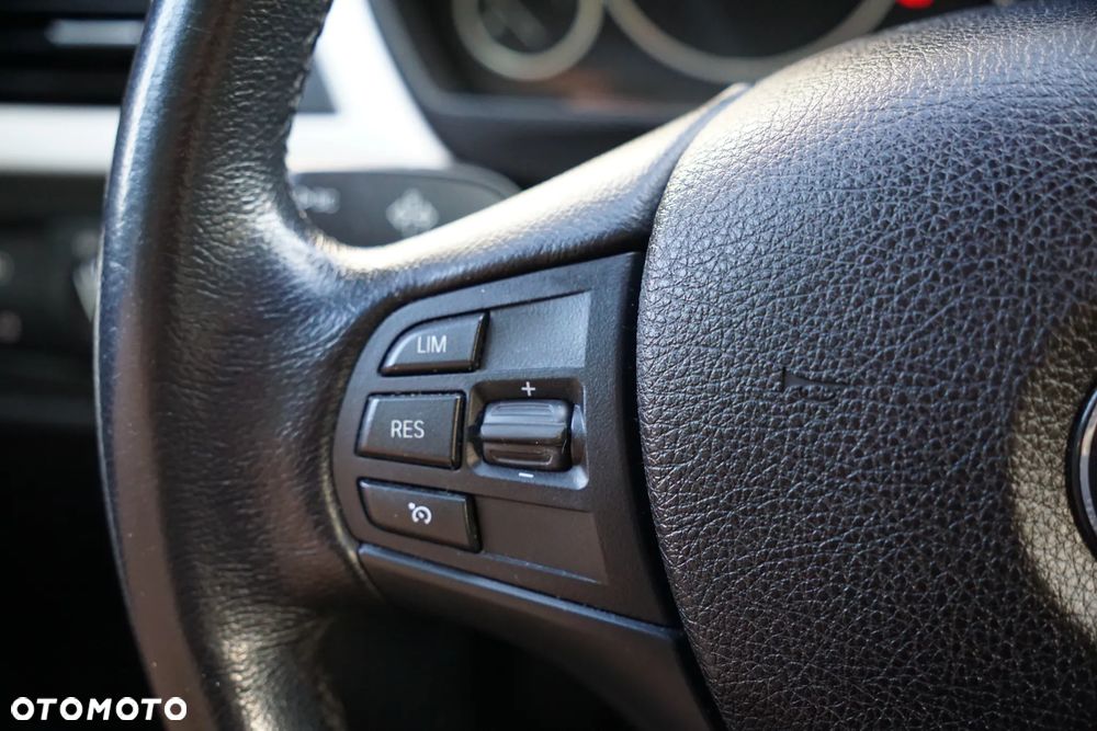 BMW Seria 3 318i - 17