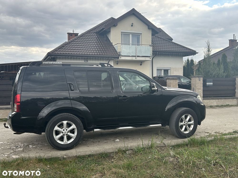 Nissan Pathfinder 2.5 D XE - 11