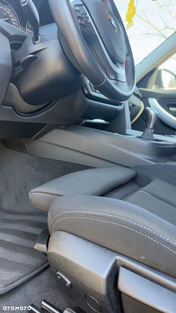 BMW Seria 3 320i Sport Line - 11