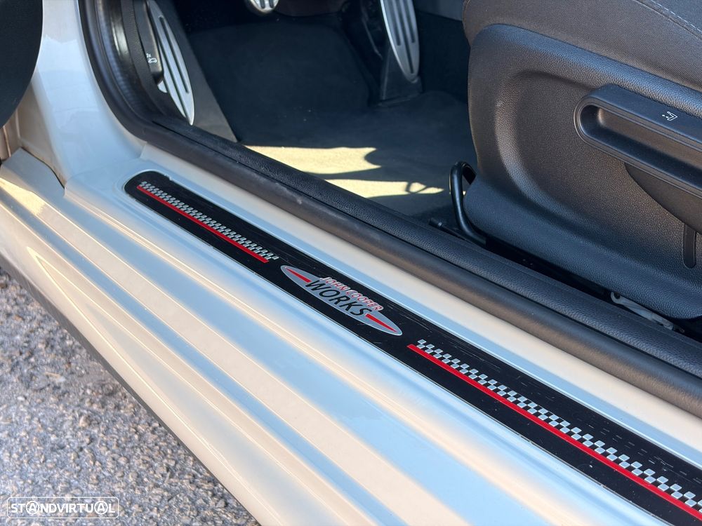 MINI 3 Portas Cooper D - 18