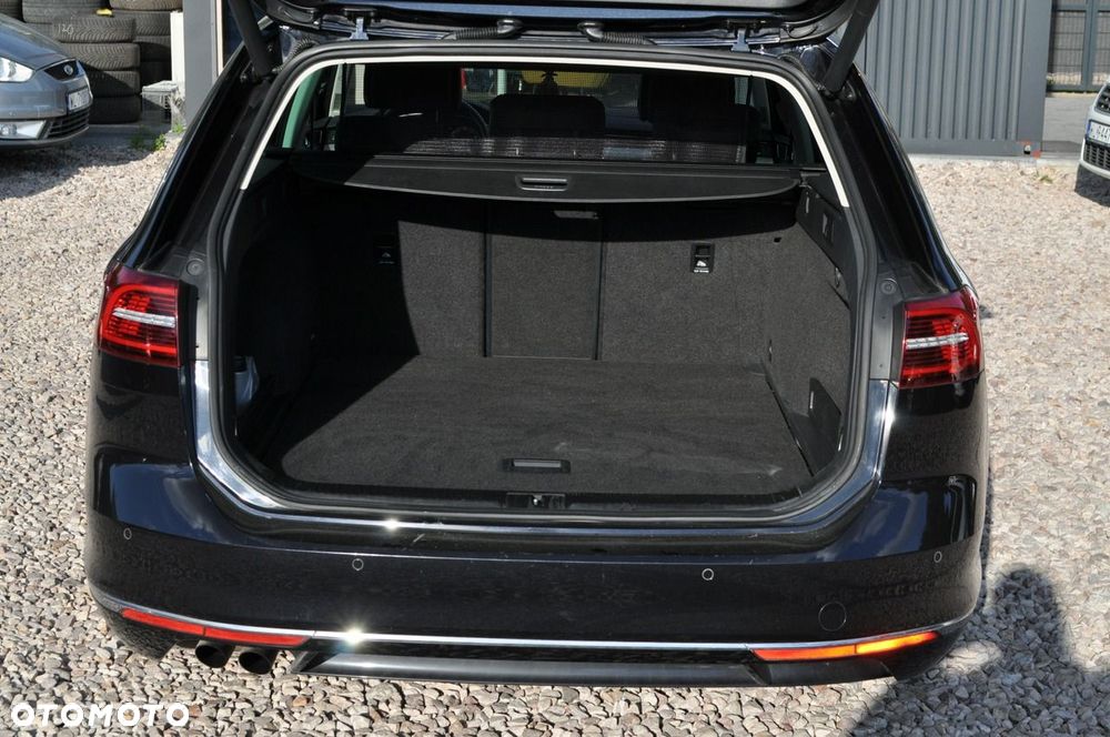 Volkswagen Passat - 32