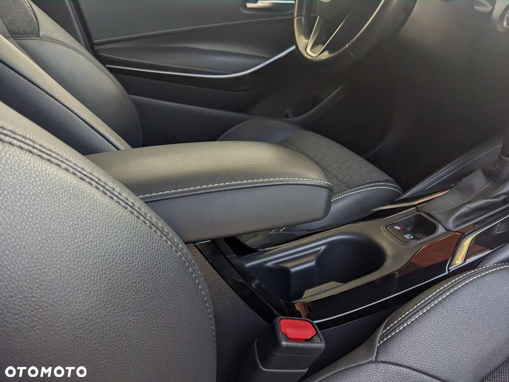 Toyota Corolla 1.8 Hybrid Selection - 25