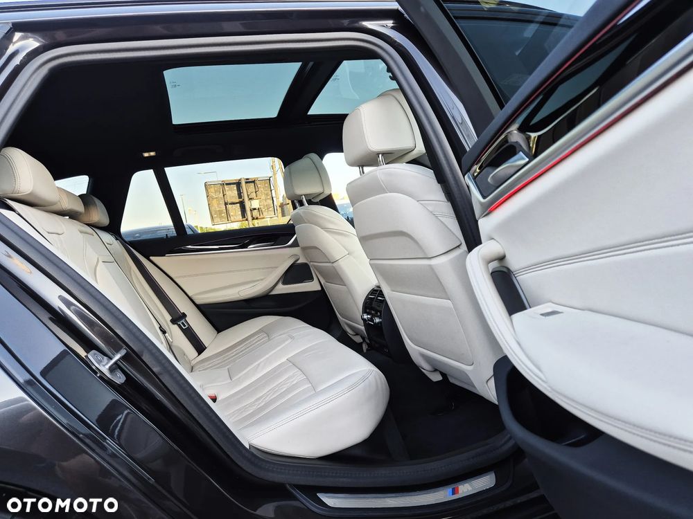 BMW Seria 5 530e xDrive M Sport sport - 12